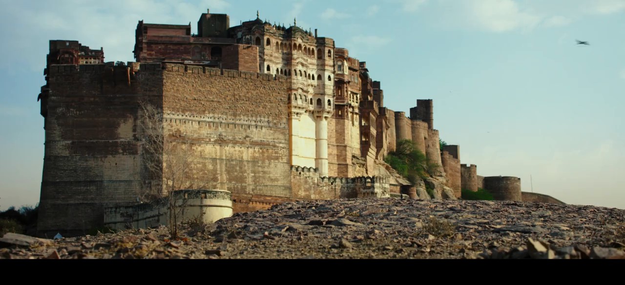 Buddies In India (2017) WEBRip Hindi + Ta Te Chi 720p x264 AVC AAC 2.0 ESub.mkv_snapshot_00.22.32.226